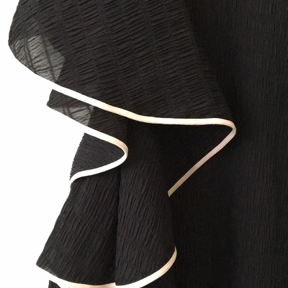 Club Monaco open shoulder Top - Picture 2 of 3